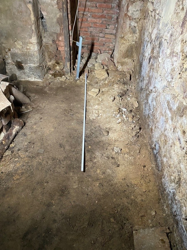 Gestampfter Kellerboden
